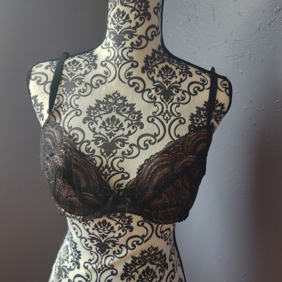 Victoria's Secret Bra - Picture 1 of 5